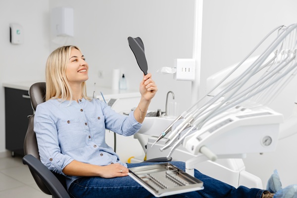 How A Cosmetic Dentist Can Give Your Smile A Makeover
